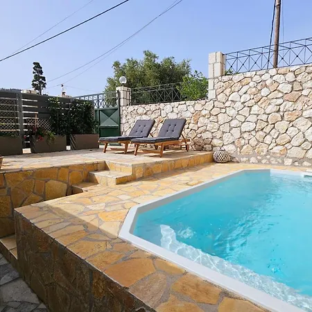 Villa Apoplous With Pool