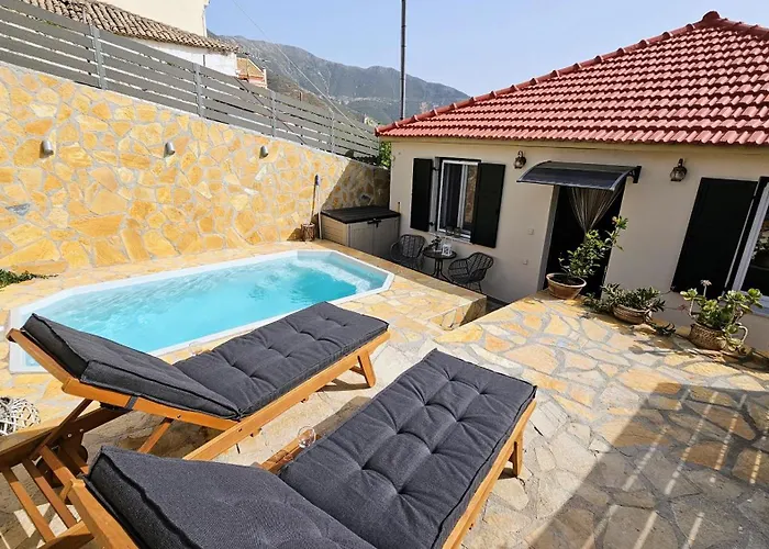 Villa Apoplous With Pool