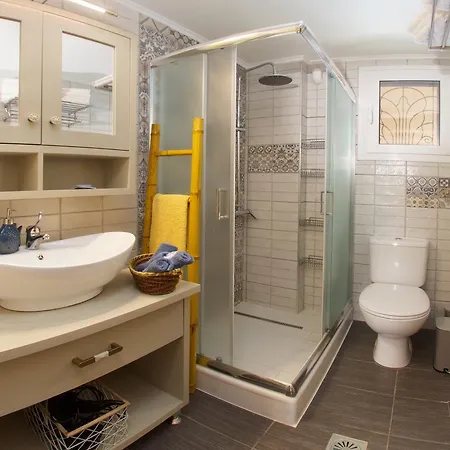 Villa Apoplous With Pool *